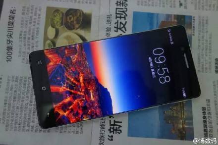 这是真的!OPPO无边框手机真机谍照再度曝光(图5) 04