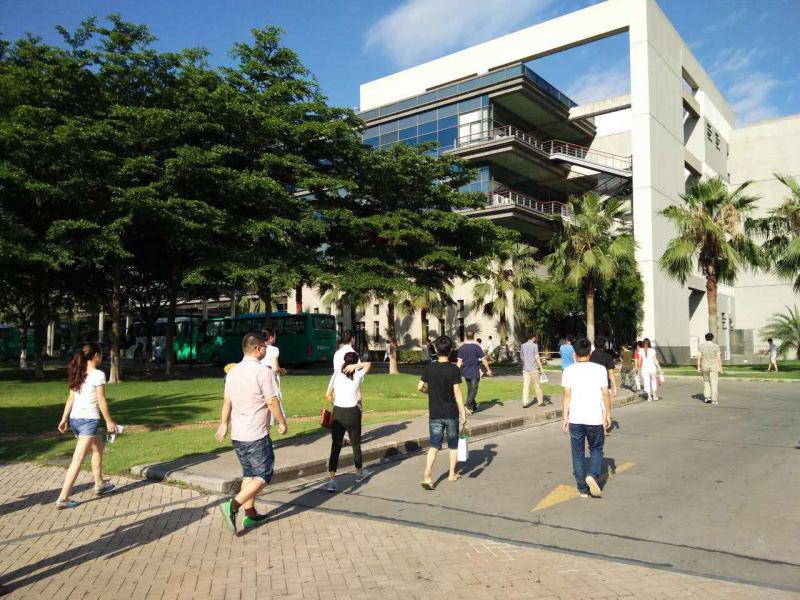 工厂根本停不下来 OPPO R7一线工人引发集体吐槽大会(图3) 3