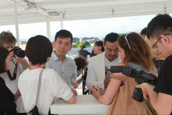 《雷霆战机》时尚跨界 设计总监李若凡米兰受访(图2) 《雷霆战机》携手七匹狼时尚跨界 腾讯互娱设计总监李若凡米兰受访