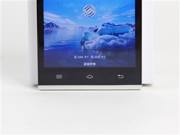 中国移动A1更亮眼 699元三款手机对比(图4) 中国移动A1更亮眼 699元三款手机对比