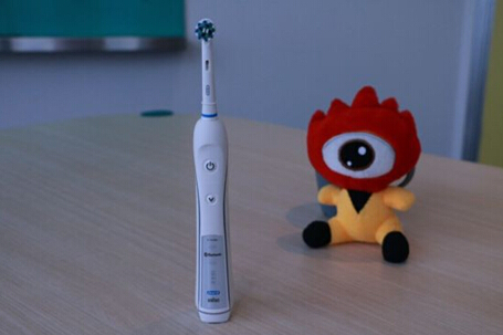 电动声波牙刷都Out了，看看这款3D蓝牙智能牙刷