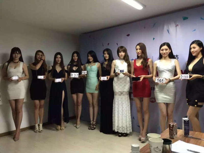 法拉利车模强势进驻CJ咪咕游戏展台(图1) 1