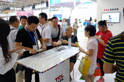 首款电信千元全网通4G手机——TCLP606L天翼展抢先发布(图2) 首款电信千元全网通4G手机——TCLP606L天翼展抢先发布(图2)