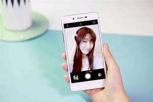 OPPO 倾情巨作A51  极致美颜3.0+双面流光设计