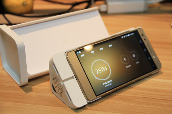 华为荣耀7遇上iphone6 这个邂逅不美好(图2) e28fc3f1d1afca6eeb99bca2c9c6240a