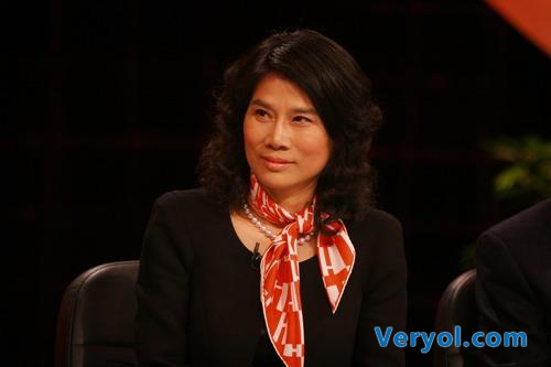 除了智能手机 董阿姨还造了机器人!(图1) 124308209