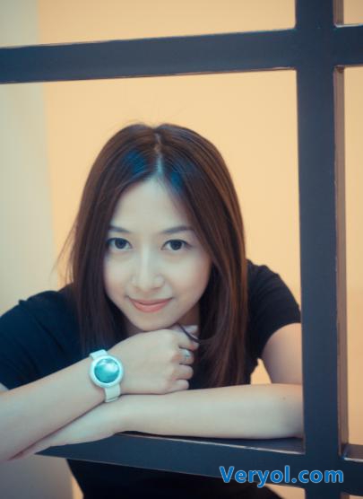 “城会玩”!华为用自家妹子代言新品 (图1) 2