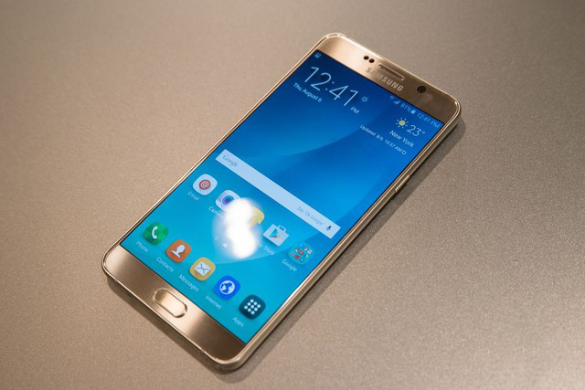 与iPhone 6s死磕?三星Note5/S6 Edge+纽约首发 (图2) 5
