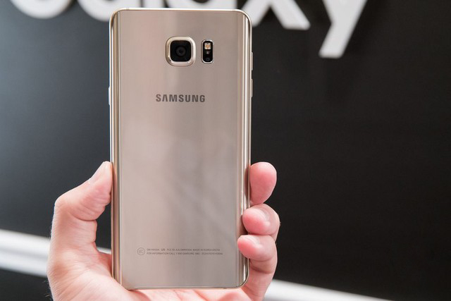 与iPhone 6s死磕?三星Note5/S6 Edge+纽约首发 (图3) 6