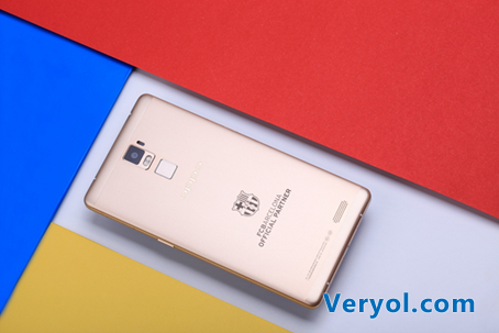 拍了4万8 MSN签名版OPPO R7 Plus花落豪家(图3) 3