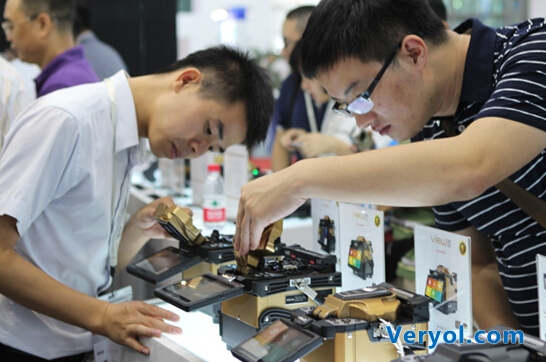 易诺仪器：闪耀2015深圳光博会的光纤熔接机品牌