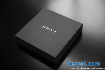 魅族新机包装盒靓照曝光!名字就叫Pro 5(图2) 620ffe08gw1evyer10vxpj21kw11x7bv