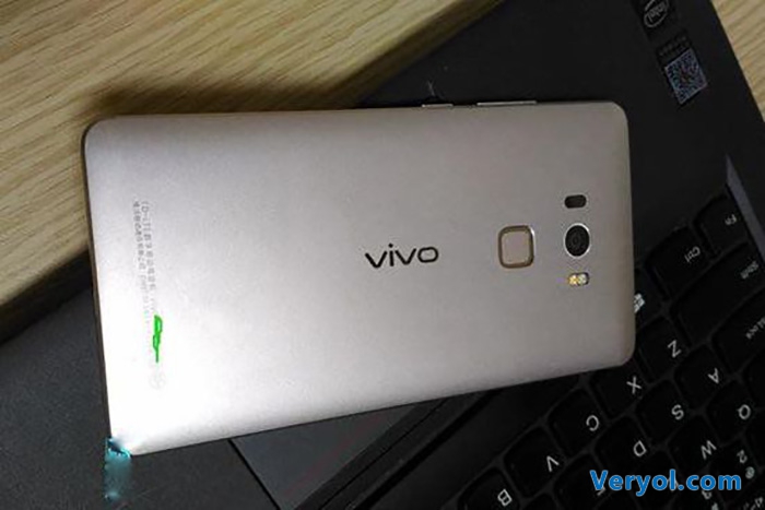 又是一款指纹识别机!vivo Xplay5S真机谍照曝光 (图1) 01