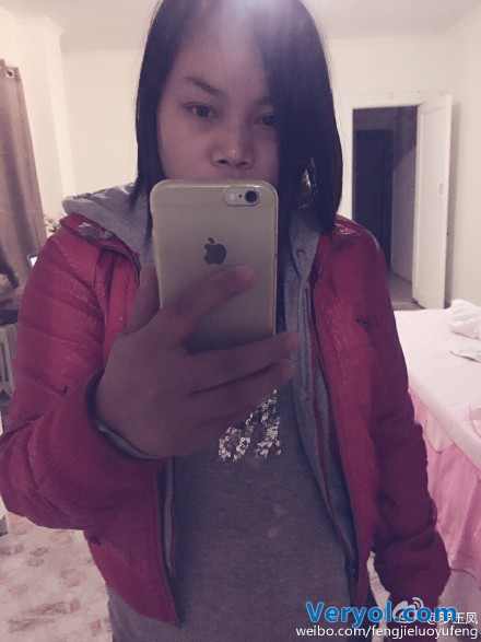 怪我咯?凤姐自拍“放毒”网友怪罪iPhone 6(图1) 6767