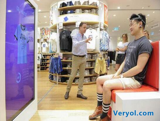 智能选衣系统来了!优衣库试衣间从此安全了?(图2) 1
