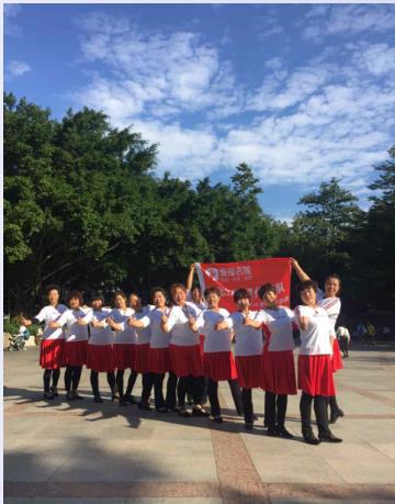 深圳中山公园广场舞上演三国杀 爱屋吉屋京沪联军激战正酣(图2) 深圳中山公园广场舞上演三国杀 爱屋吉屋京沪联军激战正酣(图2)