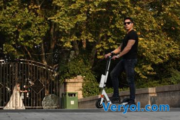 来见识一下爱尔威平衡车&滑板车家族小鲜肉(图3) 说明: http://www.airwheel.cn/img/full/Airwheel_20151027095226758.jpg