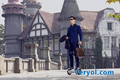 来见识一下爱尔威平衡车&滑板车家族小鲜肉(图4) 说明: http://www.airwheel.cn/img/full/Airwheel_20151102171736940.jpg