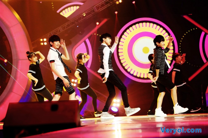 妈妈粉请注意!TFBOYS确认加盟双11全球狂欢夜(图3) t01c5a59e3a5e22c18f_meitu_3
