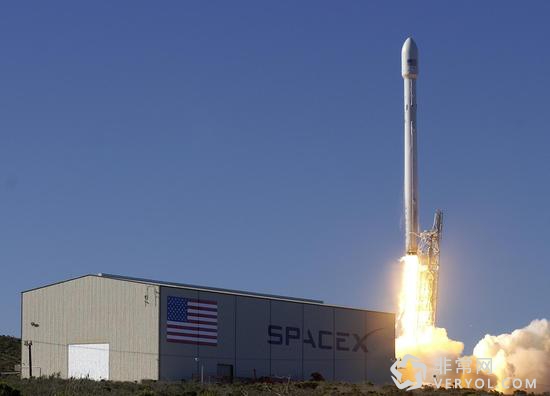 SpaceX猎鹰9号火箭成功着陆回收!将颠覆商业卫星发射(图1) 4490073e03eb131