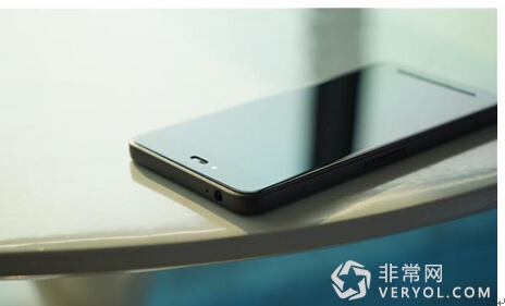 只有金属中框却少指纹锤子T2能叫板360奇酷手机?(图1)