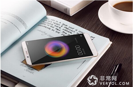只有金属中框却少指纹锤子T2能叫板360奇酷手机?(图3)