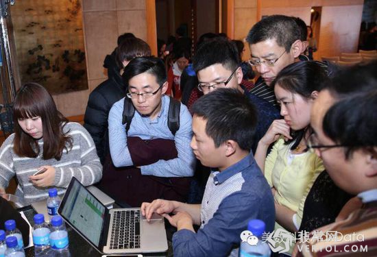 美数科技ATD+ 整合平台战略升级,完善程序化购买生态链(组图)(图4) 美数科技后台演示展台上,吸引了大量媒体和广告代理商的关注
