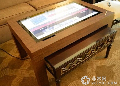把低头族拉回到桌上?带有屏幕的智能茶几就可以做到!(图1) 0
