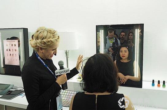 松下发布智能魔镜 护肤/化妆轻松搞定(图1) 1