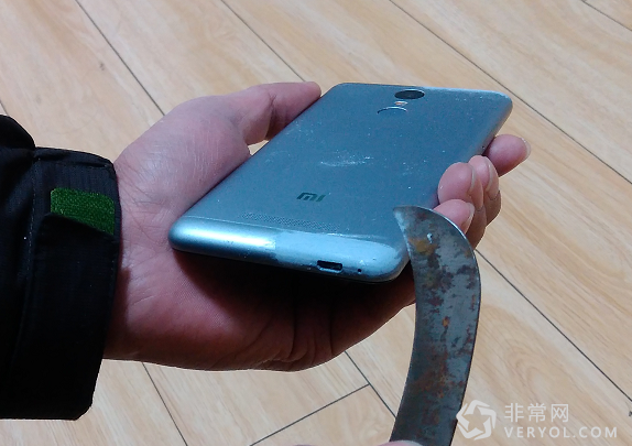 红米Note3千疮百孔:伪金属机身+偷跑流量(图1) 13