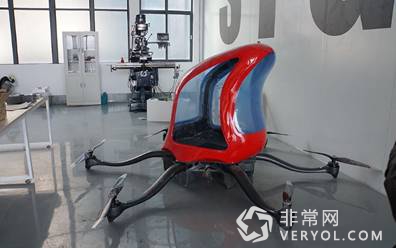 低调的转身——亿航184背后的男人(图4) " width=
