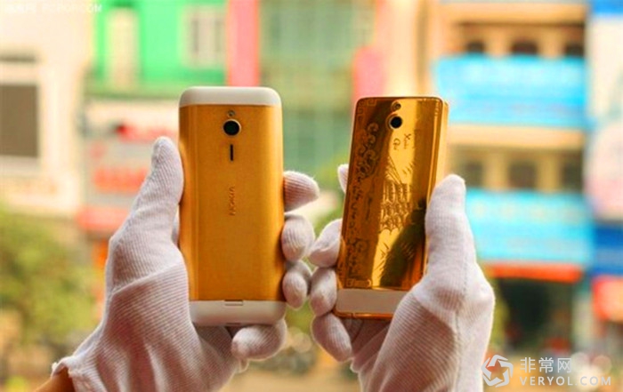 微软在越南推出镀金版诺基亚230 售280万越南盾(图1) 3