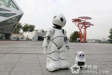 解读类人型机器人 康力优蓝做客深圳电台E路大玩家(图1) 解读类人型机器人 康力优蓝做客深圳电台E路大玩家