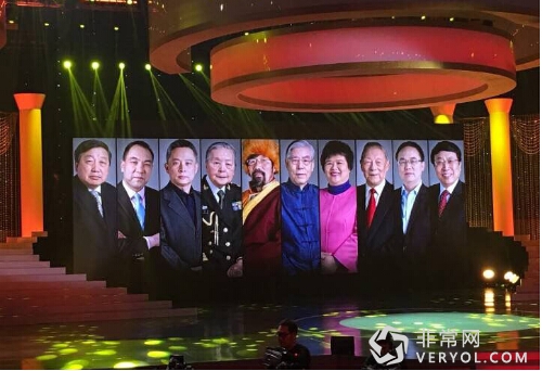 美的空气净化器邀您观看《寻找最美医生》公益颁奖晚会(图3) 美的空气净化器邀您观看《寻找最美医生》公益颁奖晚会(图3)