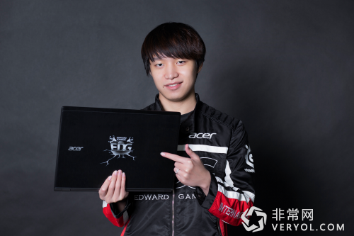 好一个五杀神器！V5威武EDG特别版电竞游戏本视频全解读