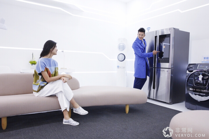 三星“品道智宴”冰箱给厨房生活加点料(图1) 三星“品道智宴”冰箱给厨房生活加点料(图1)