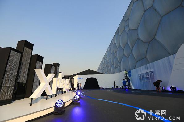 vivo董事长落水遭吐槽 Xplay5到底值不值?(图1) vivo董事长落水遭吐槽 Xplay5到底值不值?(图1)