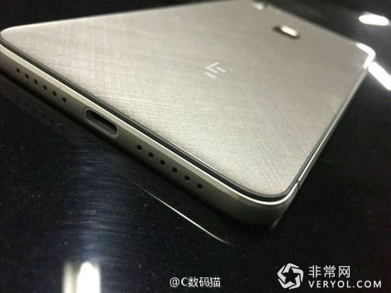 也搞“黑科技”?乐视手机2代真机照曝光!(图3) 38D2E590CD45AE7E28ECCBD4CB304B39
