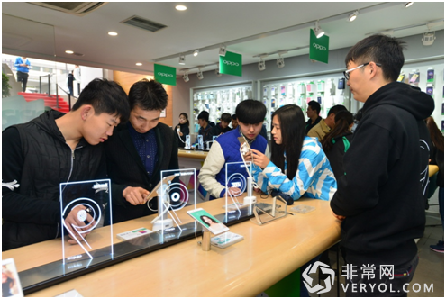 OPPO R9首销单日超过18万台 成为新一代爆款产品(图4) 44