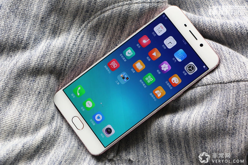 售价2799元!OPPO R9八核处理器+前置1600万像素!(图1) 45454