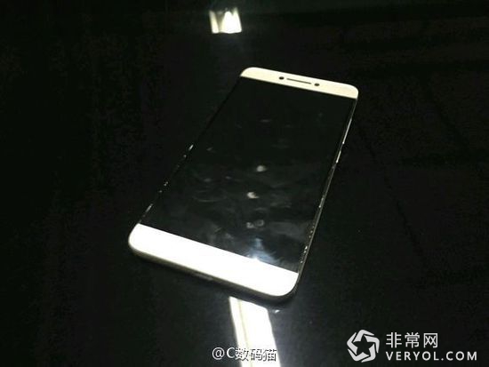 也搞“黑科技”?乐视手机2代真机照曝光!(图1) 8CB8712BC8BC6C311C89191CDF096DED