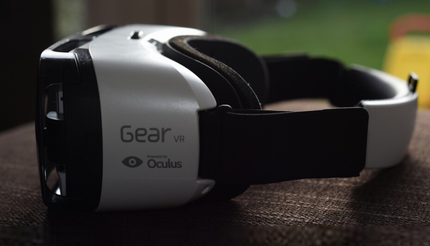 三星Gear VR游戏手柄渲染图曝光!配合新头盔或新手机(图2) 1