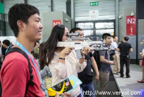 乐视超级电视家族惊艳亮相2016CES 人气极度爆棚(图6) 6