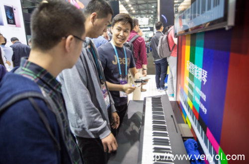乐视超级电视家族惊艳亮相2016CES 人气极度爆棚(图8) 8
