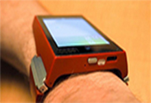 手腕上可以佩戴的平板电脑？一定是我看错了