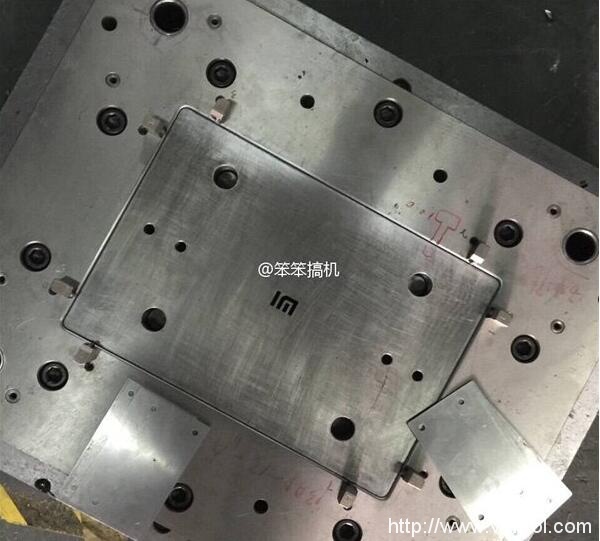 小米笔记本新进展:冲压模具曝光 正在试产!(图3) 2