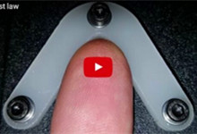 危害性机器人确实存在 这款机器人可有意识选择扎破人类手指