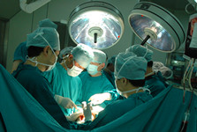 我国成功完成世界首个3D打印人工椎体植入