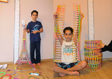 荷兰10岁儿童用3D打印笔绘出埃菲尔铁塔