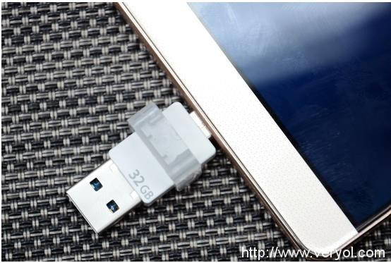 Type-C时代来临 东芝发布USB Type-C双接口优盘(图2) Type-C时代来临 东芝发布USB Type-C双接口优盘(图2)